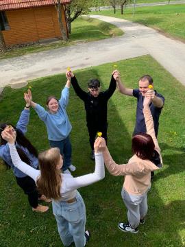 Mladi iz več držav v Peterlougu razpravljali o medijski pismenosti 7